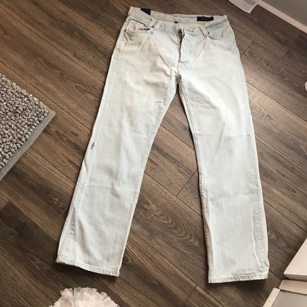 Light-wash Men’s size 34 Jeans